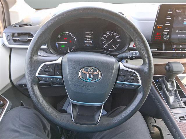 Photo of 2021 Celestial Silver Metallic Toyota Sienna