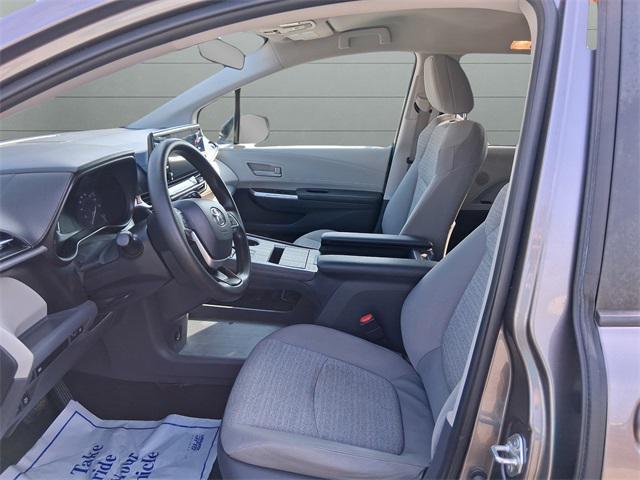 Photo of 2021 Celestial Silver Metallic Toyota Sienna