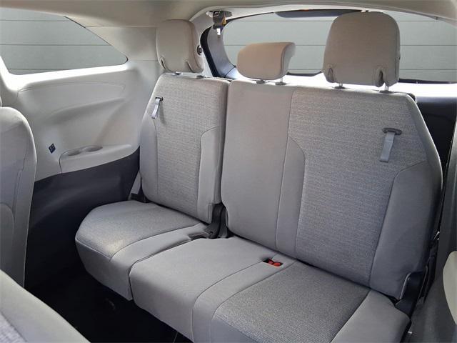 Photo of 2021 Celestial Silver Metallic Toyota Sienna