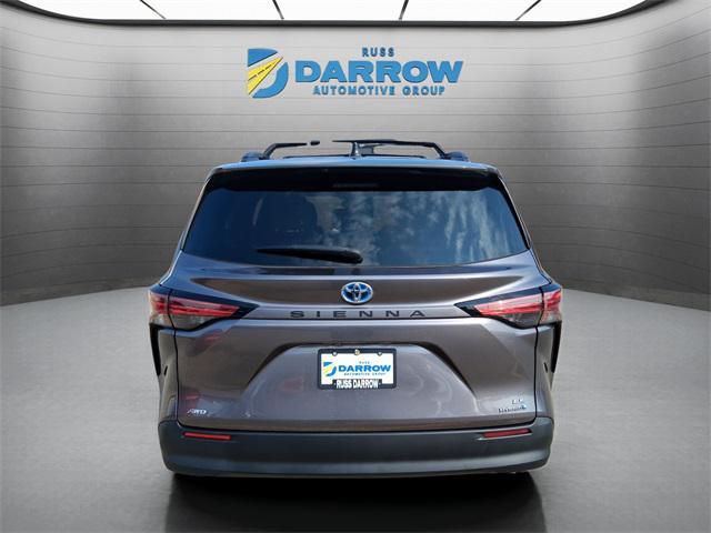 Photo of 2021 Celestial Silver Metallic Toyota Sienna