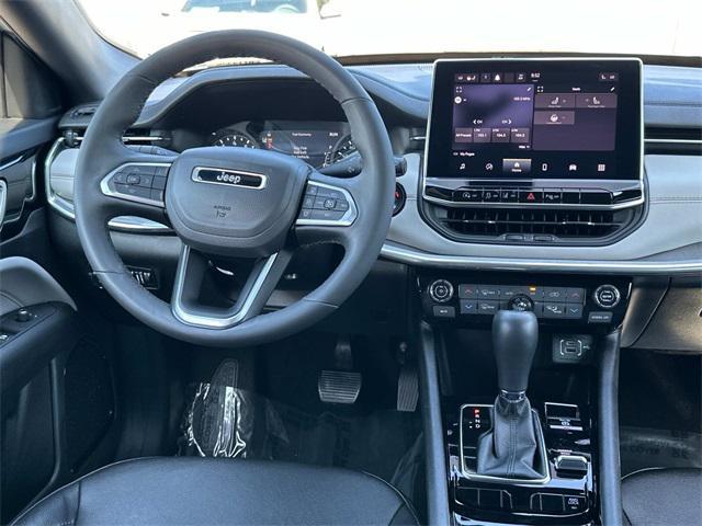 Photo of 2024 Bright White Clearcoat Jeep Compass