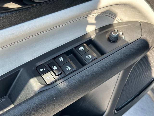 Photo of 2024 Bright White Clearcoat Jeep Compass