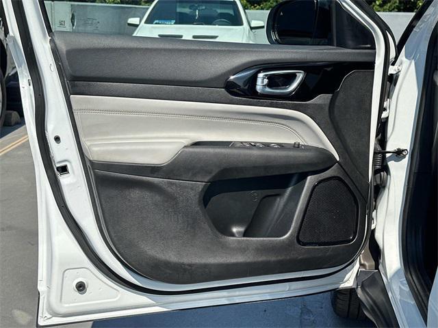 Photo of 2024 Bright White Clearcoat Jeep Compass