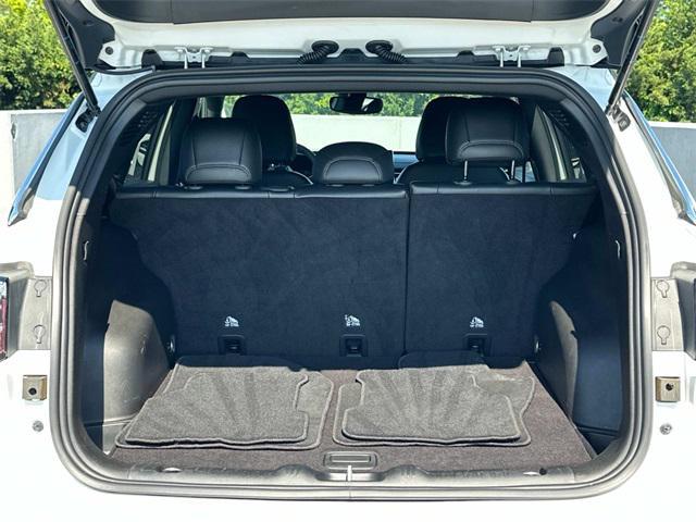 Photo of 2024 Bright White Clearcoat Jeep Compass