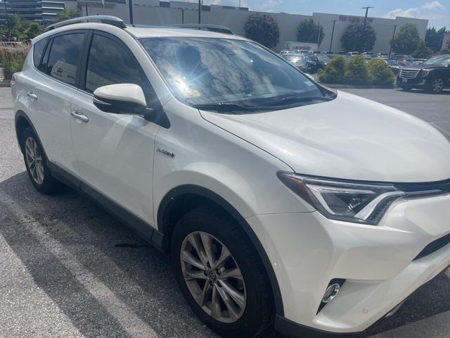 Photo of 2017 Blizzard Pearl Toyota RAV4 Hybrid
