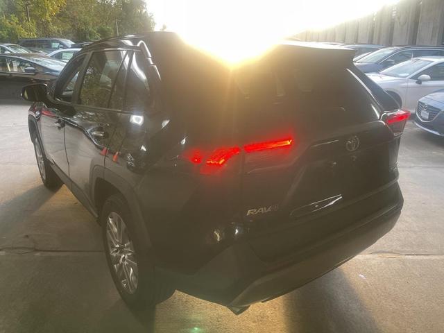 Photo of 2019 Midnight Black Metallic Toyota RAV4
