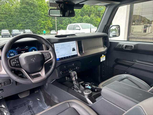 Photo of 2025 Oxford White Ford Bronco