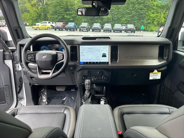Photo of 2025 Oxford White Ford Bronco