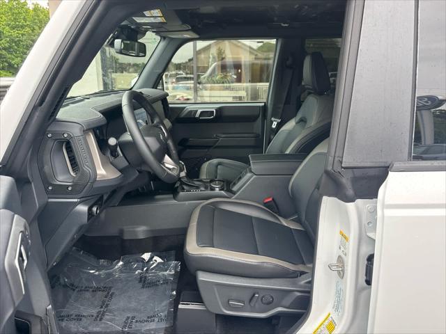 Photo of 2025 Oxford White Ford Bronco