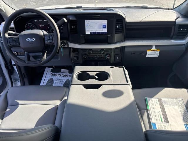 Photo of 2026 Oxford White Ford F-250