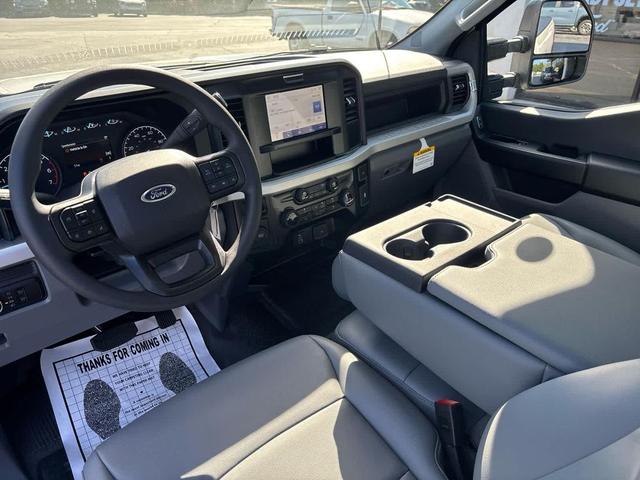 Photo of 2026 Oxford White Ford F-250
