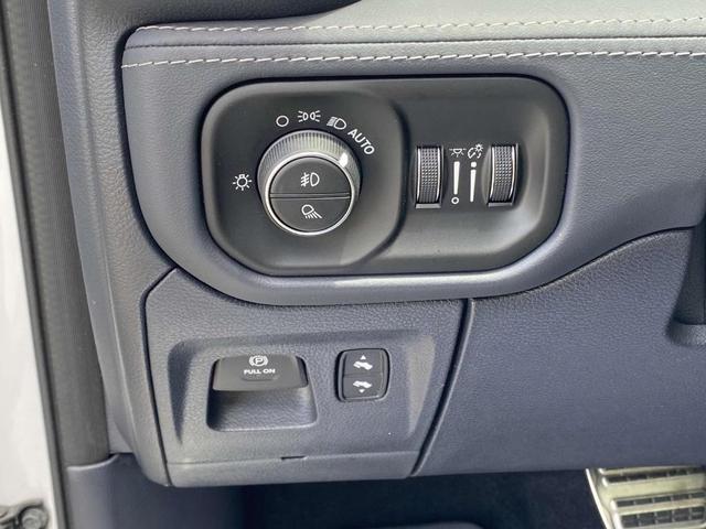 Photo of 2022 Bright White Clearcoat RAM 1500