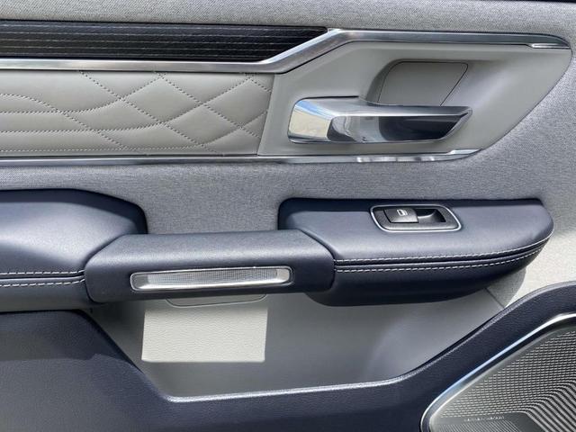 Photo of 2022 Bright White Clearcoat RAM 1500