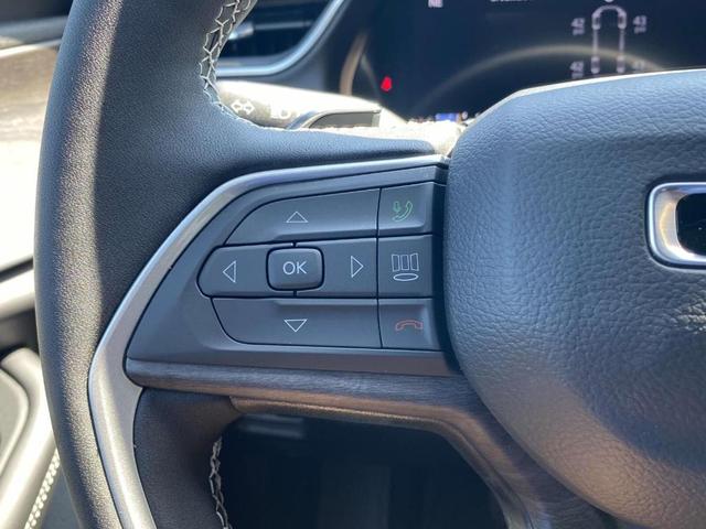 Photo of 2025 Diamond Black Jeep Grand Cherokee L