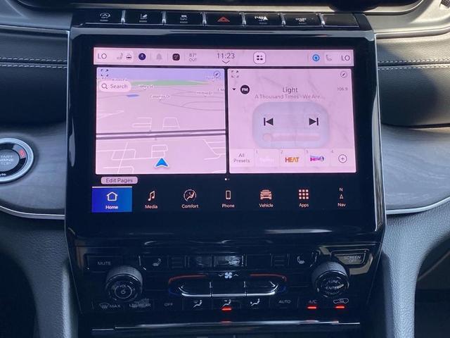 Photo of 2025 Diamond Black Jeep Grand Cherokee L