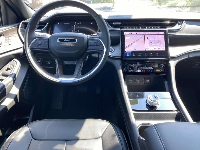 Photo of 2025 Diamond Black Jeep Grand Cherokee L