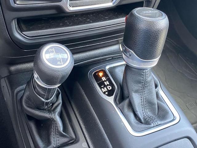 Photo of 2023 Bright White Clearcoat Jeep Gladiator