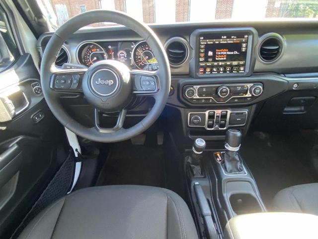Photo of 2023 Bright White Clearcoat Jeep Wrangler