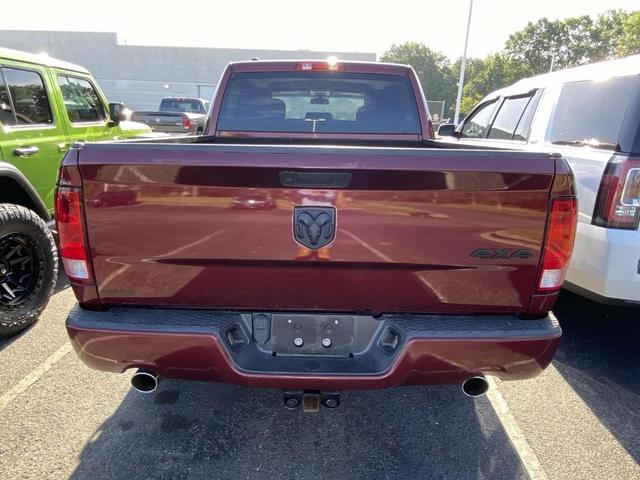 Photo of 2019 Delmonico Red Pearlcoat RAM 1500 Classic