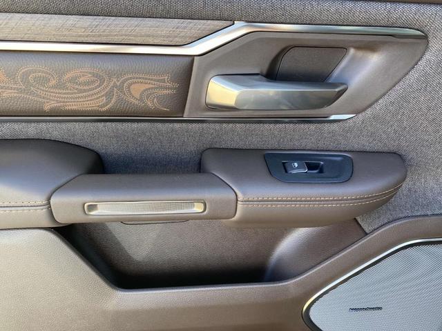 Photo of 2025 Diamond Black RAM 1500