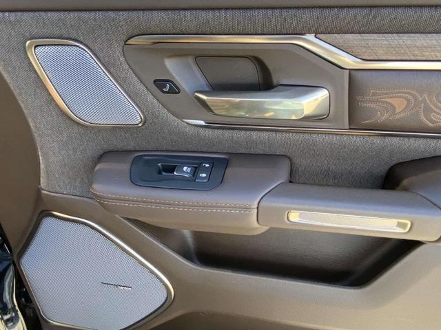 Photo of 2025 Diamond Black RAM 1500