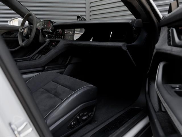 Photo of 2024 Chalk Porsche Taycan Cross Turismo