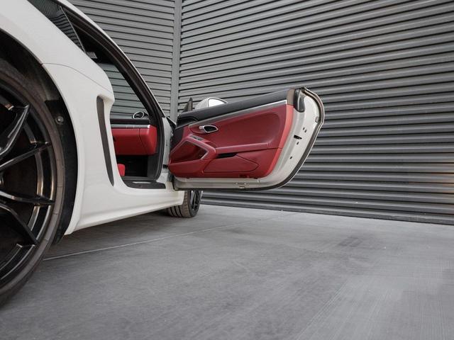 Photo of 2025 Chalk Porsche 718 Cayman