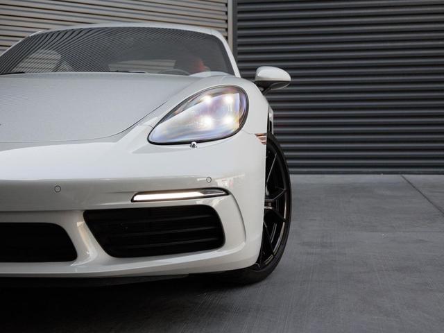 Photo of 2025 Chalk Porsche 718 Cayman