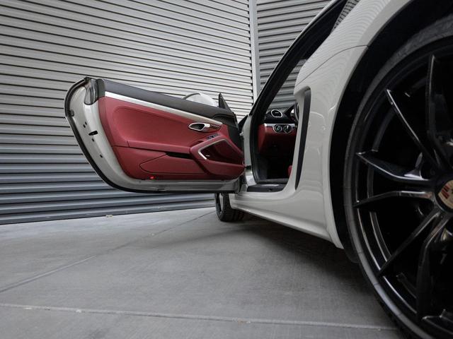 Photo of 2025 Chalk Porsche 718 Cayman