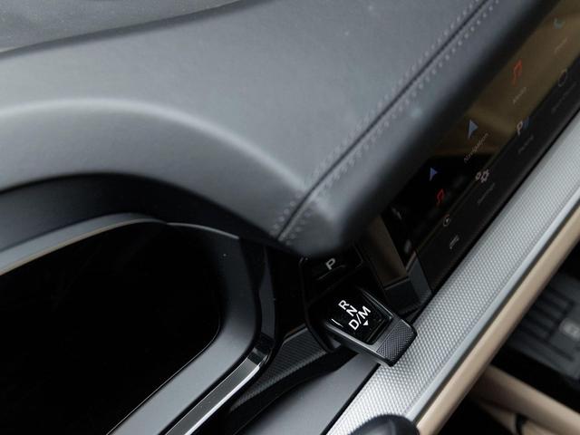 Photo of 2024 Dolomite Silver Metallic Porsche Cayenne