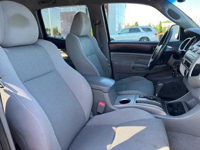 Photo of 2011 Magnetic Gray Metallic Toyota Tacoma
