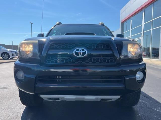Photo of 2011 Magnetic Gray Metallic Toyota Tacoma