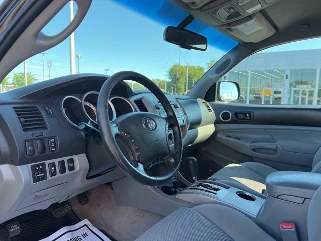 Photo of 2011 Magnetic Gray Metallic Toyota Tacoma