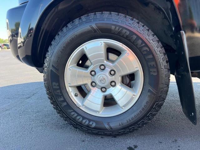 Photo of 2011 Magnetic Gray Metallic Toyota Tacoma