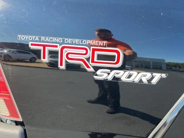 Photo of 2011 Magnetic Gray Metallic Toyota Tacoma