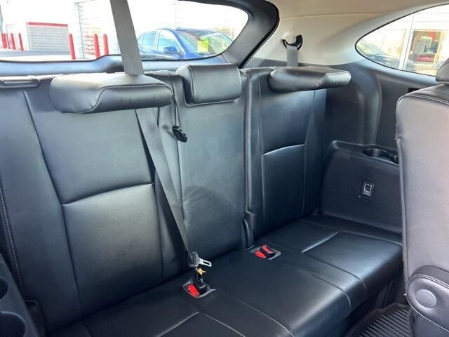 Photo of 2022 Wind Chill Pearl Toyota Highlander Hybrid