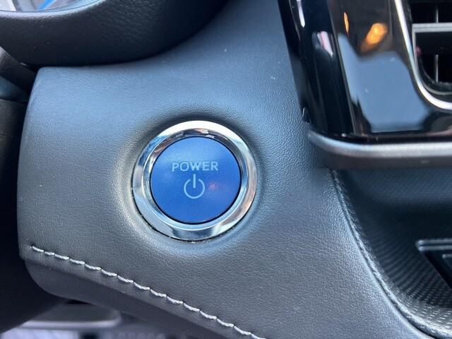 Photo of 2022 Wind Chill Pearl Toyota Highlander Hybrid