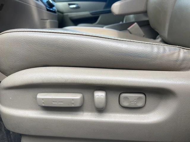 Photo of 2015 Dark Cherry Pearl Honda Odyssey