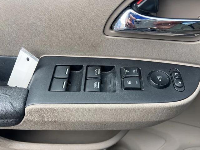 Photo of 2015 Dark Cherry Pearl Honda Odyssey