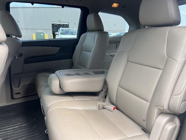 Photo of 2015 Dark Cherry Pearl Honda Odyssey