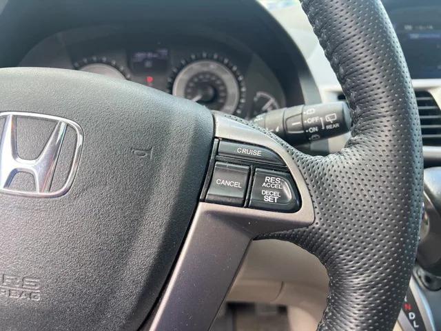 Photo of 2015 Dark Cherry Pearl Honda Odyssey