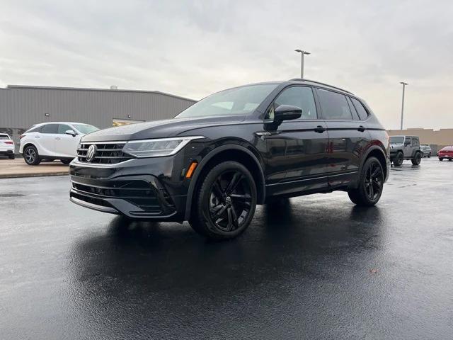 Photo of 2023 Deep Black Pearl Volkswagen Tiguan