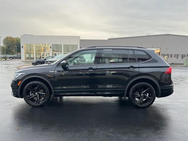 Photo of 2023 Deep Black Pearl Volkswagen Tiguan