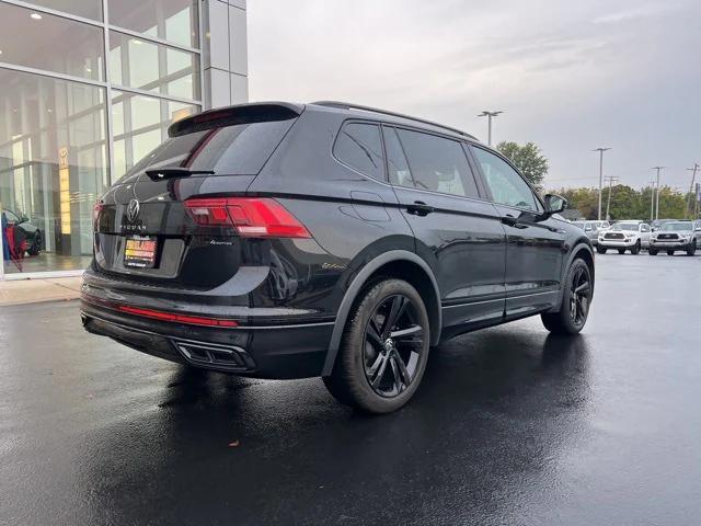 Photo of 2023 Deep Black Pearl Volkswagen Tiguan