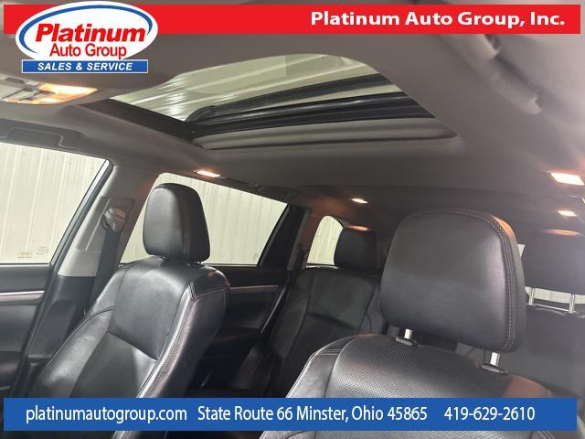 Photo of 2018 Blizzard Pearl Toyota Highlander