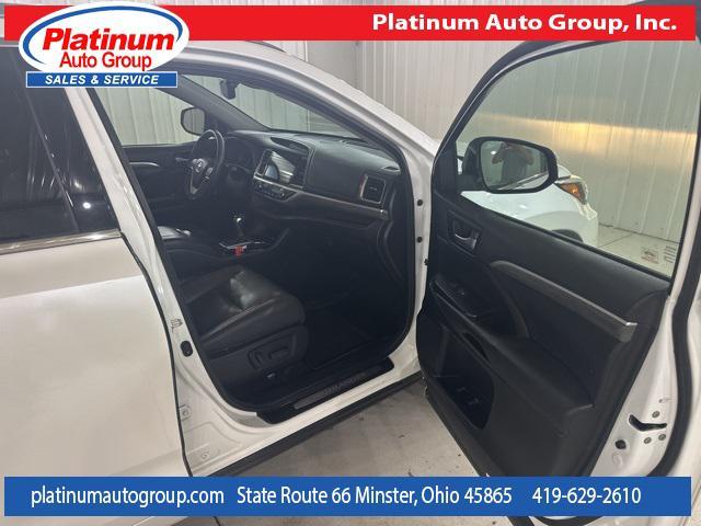 Photo of 2018 Blizzard Pearl Toyota Highlander