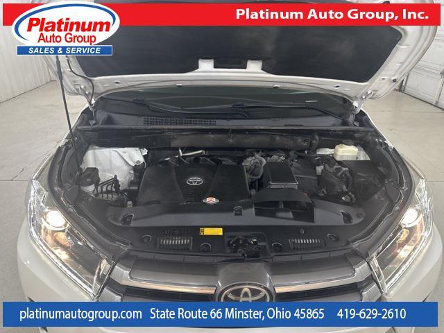 Photo of 2018 Blizzard Pearl Toyota Highlander