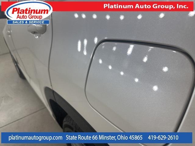 Photo of 2018 Blizzard Pearl Toyota Highlander