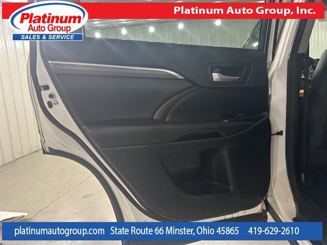 Photo of 2018 Blizzard Pearl Toyota Highlander