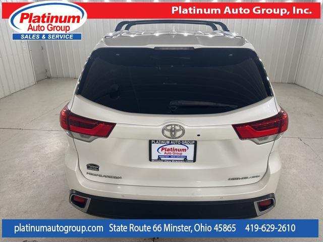 Photo of 2018 Blizzard Pearl Toyota Highlander